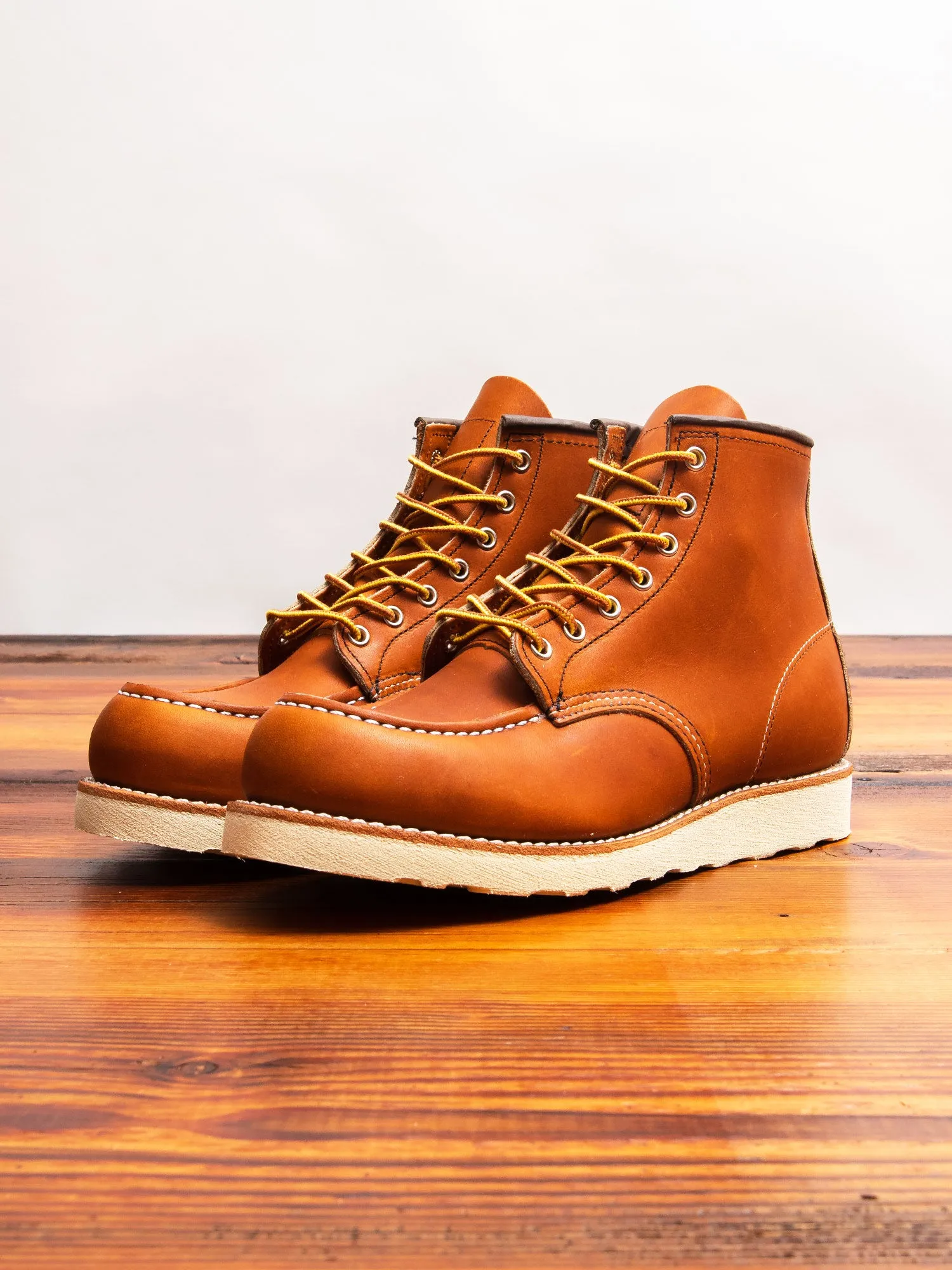 875 Classic Moc Boot in Oro Legacy