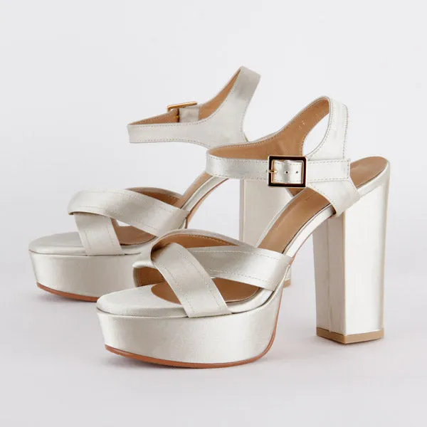*LA LUNA- satin - champagne, 11/3cm Size UK 2