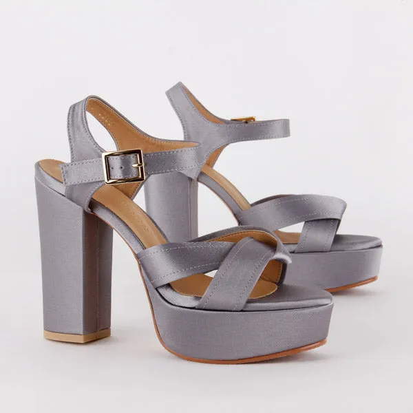 *LA LUNA- satin - champagne, 11/3cm Size UK 2
