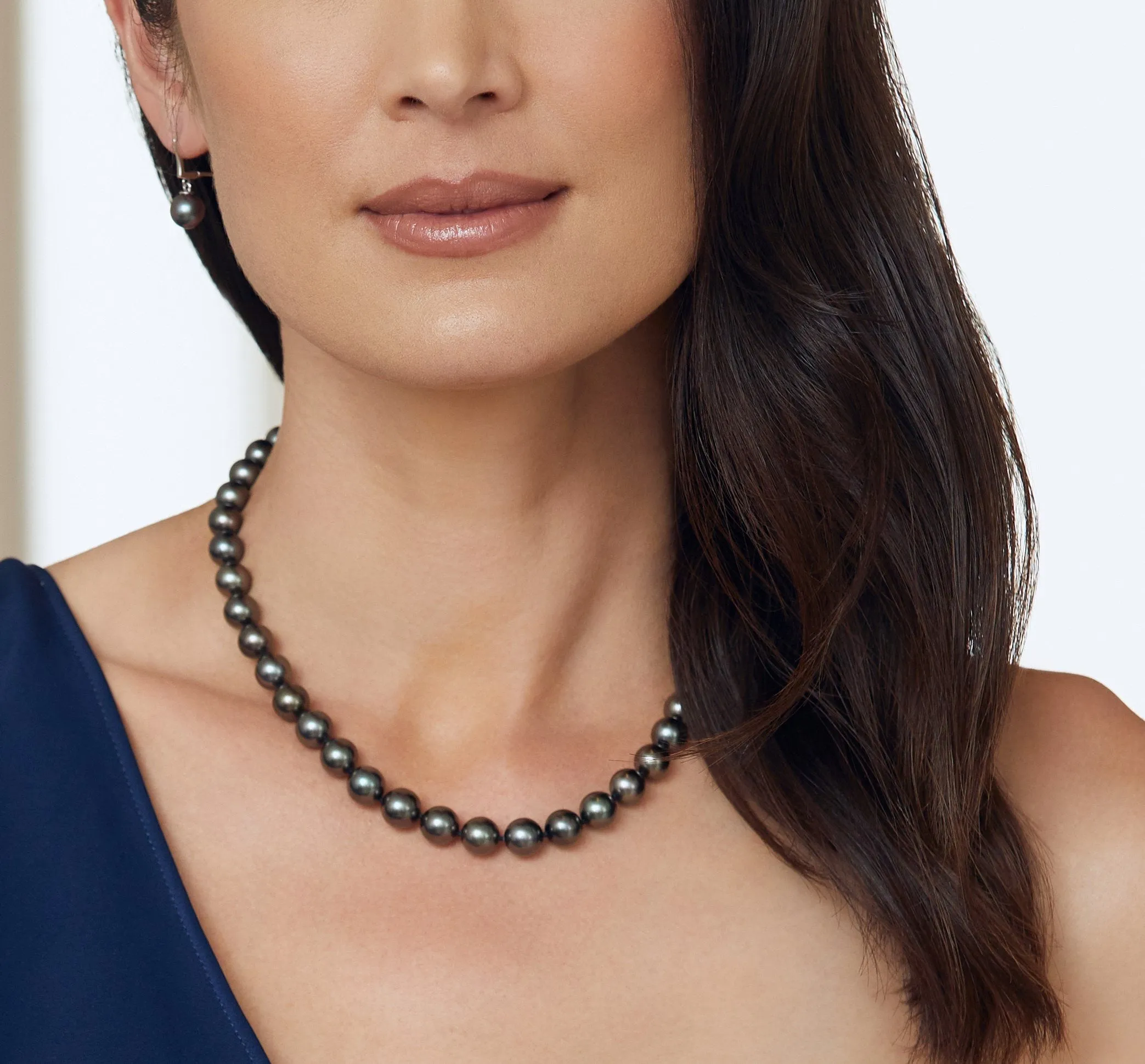 True Round Black Tahitian Pearl Necklace, 8.0-10.0mm - AAA/Gem Quality